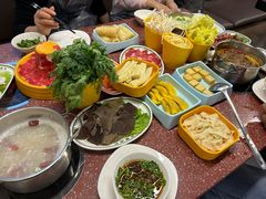-四囍码头海鲜烧烤自助火锅(外滩南京东路悦荟广场店)