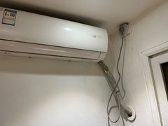 -五号文艺酒店(拙政园苏博地铁站店)