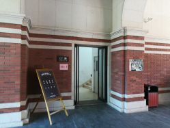 -TWOFACE 双面理发馆