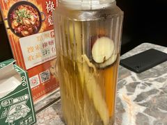 竹蔗茅根水-禄婶鸡煲·打边炉