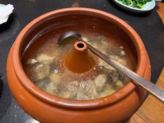 云南名材汽锅鸡&nbsp;/例-丽江金茂凯悦臻选酒店-滇香馆