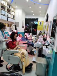 -黑奥秘脱发白发中心