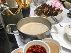 -红鼎豆捞·非遗鲍皇汤火锅(宝丰路店)