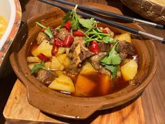 -有红鸡毛店·川菜(建设路店)