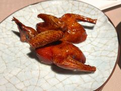 脆皮妙龄鸽-荣轩(新荣记环球金融中心店)