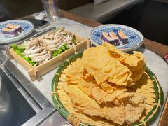 -尚尚仙·酸汤猪手·猪肚鸡火锅(华联万柳购物中心店)