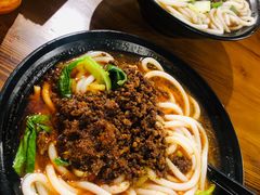 -丽虹云南过桥米线(兴工街店)