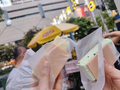 -詹爷爷乌节路街头冰淇淋