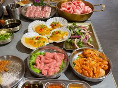 -围炉肉舍•炭烤活鳗•丹东海鲜烤肉(步行街店)