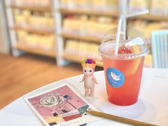 西柚泡泡冰-猫的天空之城概念书店(北戴河蔚蓝海岸店)
