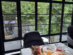 -弦月窗LUNETTE BY AMANDA(复兴路洋房店)