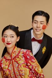 -喜爱高定婚纱摄影