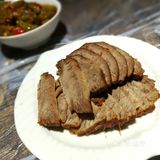 对于重口味的我来说，觉得少了点啥！藕片吃在嘴里太生了