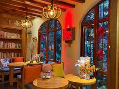 -月亮眼花园餐厅书吧酒吧