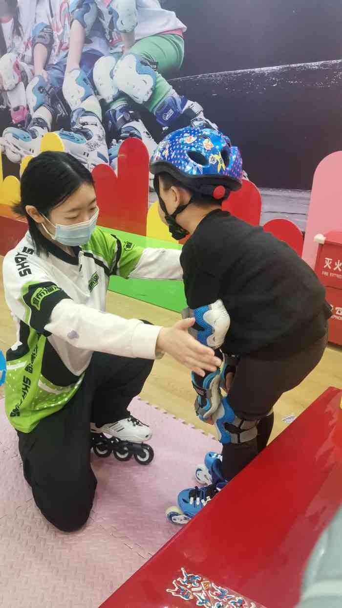阿布溜溜少儿轮滑运动中心(太阳宫店)-"10月份开业,上课时间灵活,可以