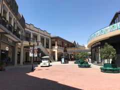 -王府井奥莱临潼小镇(临潼店)