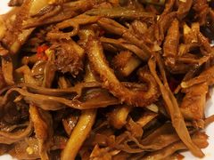 湖北笋干炒牛肚-丹江口渔村·湘味厨房(桃园店)