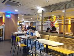 用餐区-麦当劳(中山大道中店)