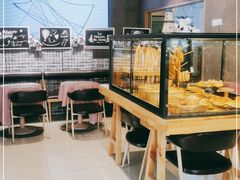 面包甜点陈列柜-熊叔熊婶面包房(团结湖店)