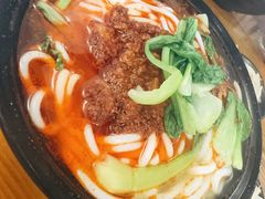 -丽虹云南过桥米线(兴工街店)
