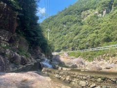 -安吉龙王山峡谷漂流