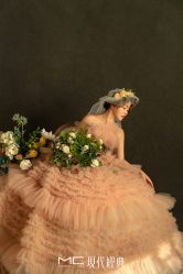 -现代经典婚纱摄影