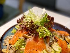 烟熏三文鱼杂菌沙拉-BE BRIGHT KITCHEN(正佳广场店)