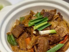 干笋烧黑毛猪肉-源牌酒店·家常六安菜