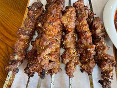 纯羊肉烤肉-歹歹的加个面过油肉拌面