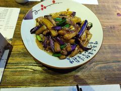 -胡桃里音乐餐厅(陶溪川店)(川湘赣菜·世界百大酒庄直供红酒·音乐表演)