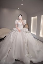 -艾米丽婚纱礼服