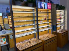-优医视平价眼镜蔡司依视路折扣工厂店(十里堡店)