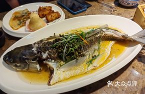 Sichuan-style Steamed Mandarin Fish with Chicken Sauce