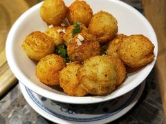 -沪小二炭火蛙锅(淮海中路美食不夜城店)