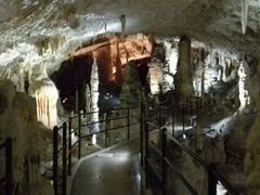 -波斯托伊纳溶洞
