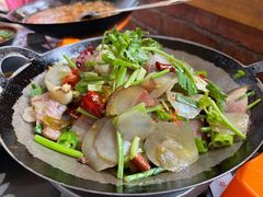 腊肉烧洋芋片-张关合渣(航空大道店)