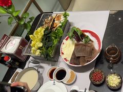 -红鼎豆捞·非遗鲍皇汤火锅(宝丰路店)