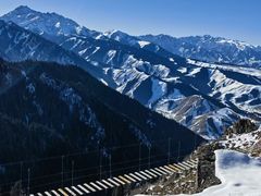 -丝绸之路山地度假区滑雪场