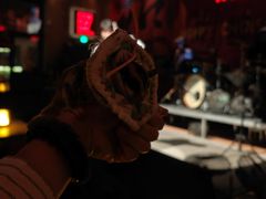 -FOUR PLAY BAR