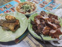 -艾力江和田馕坑烤肉店