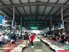 -霞涌市场海鲜摆卖区