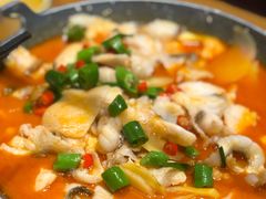 思茅酸汤鱼片-老滇山寨•云南特色菜•地方菜•民族风情歌舞表演(金碧店)