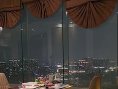 -荣誉国际酒店-云顶旋转餐厅