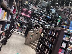-钟书阁(群光广场店)