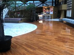 -上海滴水湖皇冠假日酒店