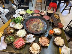 -黄潇洒老火锅(九眼桥宏济巷店)