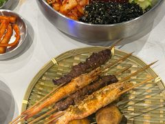 -山野的朋友露营炭火烤肉