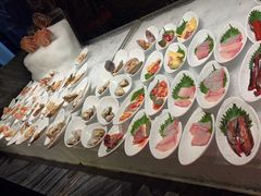 -雍容荟帝王蟹活龙虾展台自助(IFS黑金店)