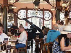 -Majestic Café
