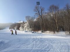 -亚布力新体委滑雪场